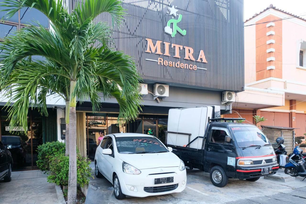 Reddoorz Near Ahmad Yani Airport 3 Hotel Semarang Ngoại thất bức ảnh